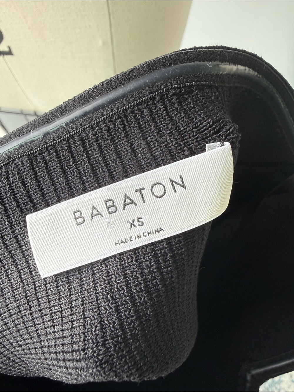 Babaton Strapless Ribbed Crop Top - Picture 3 of 4